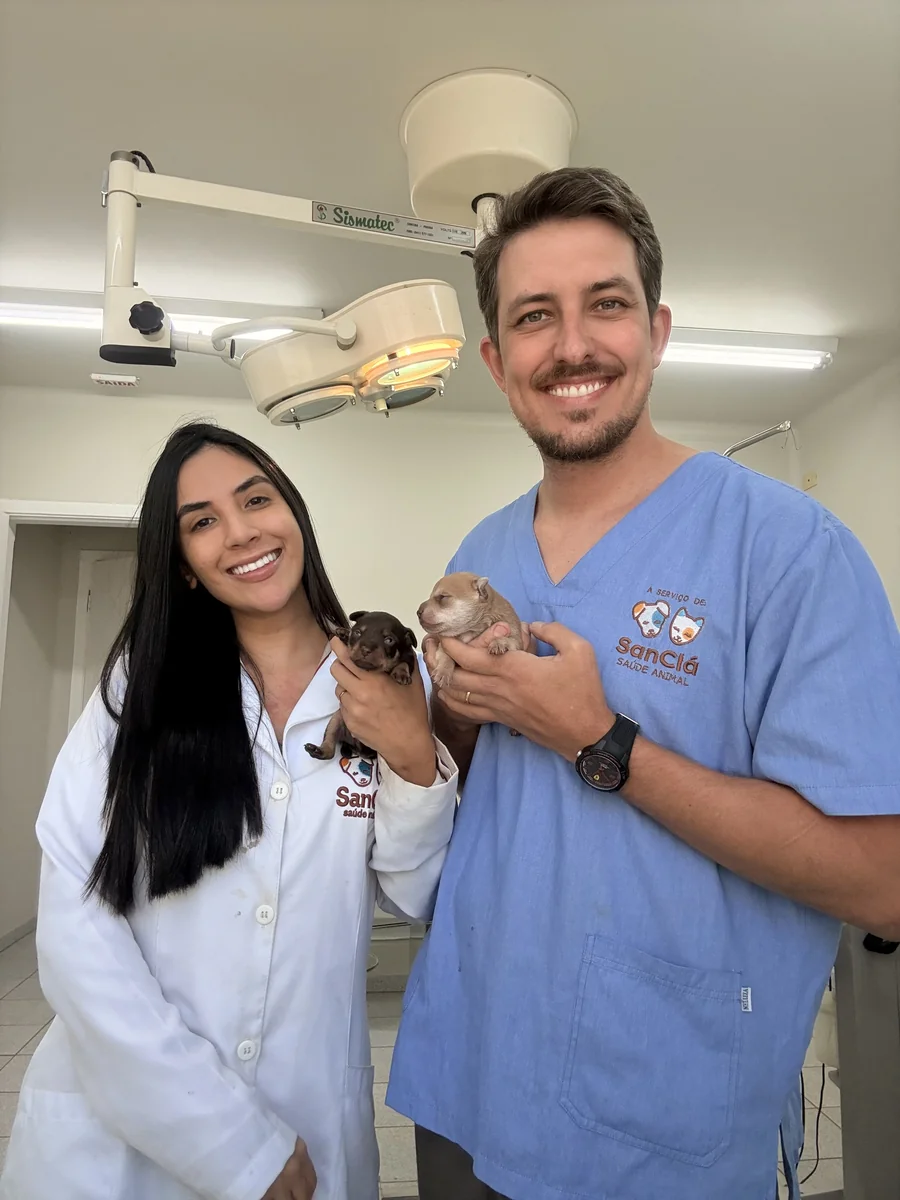 Equipe SanClá Maringá — Dra. Caroline Yonaha e Dr. Murilo Viomar